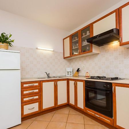 Apartments Marlen マリ・ロシニュ エクステリア 写真