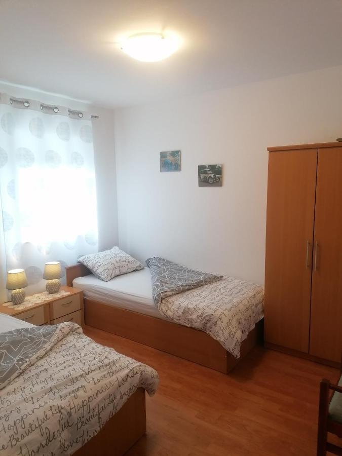 Apartments Marlen マリ・ロシニュ エクステリア 写真